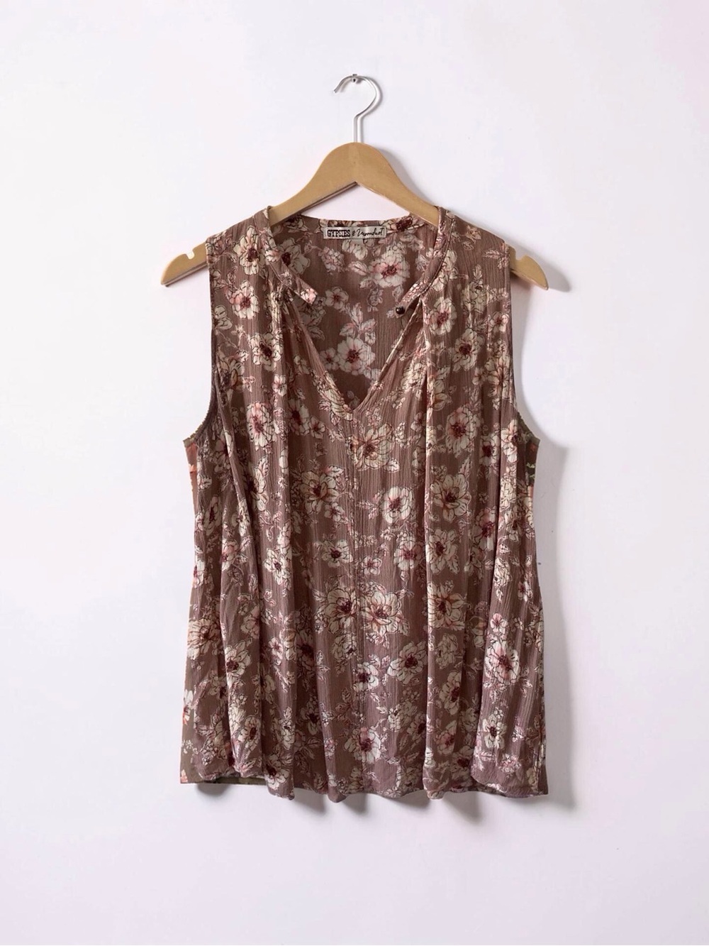 Gypsies & Moondust Floral Crinkle Sleeveless V-Neck Tank Top Brown Pink Large